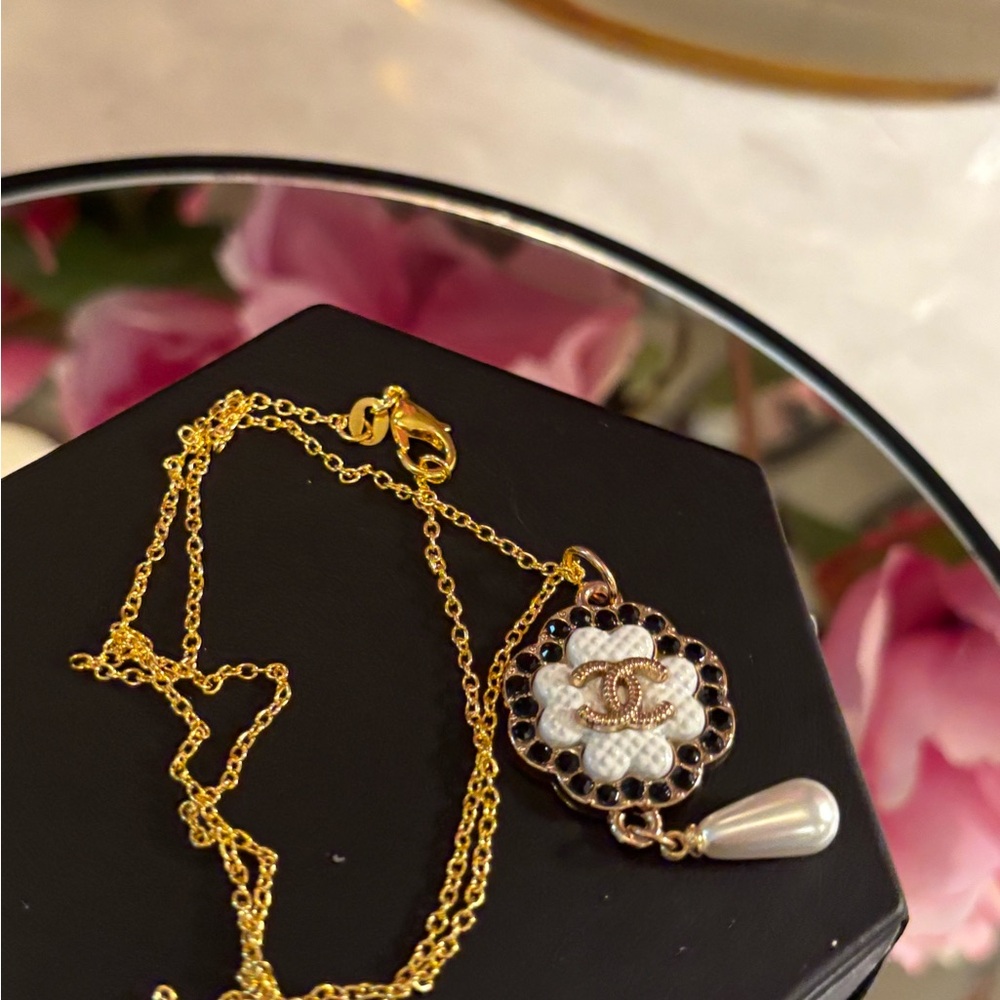 Chanel stamped Gold and Black Pendant Zipper Pull w drop Pearl - Picture 5 of 8